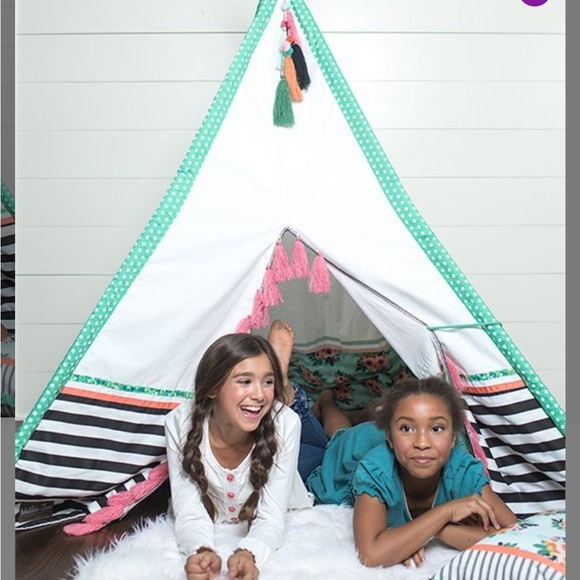 EUC Matilda Jane / Joanna Gaines Barley Fields Play Tent - Picture 2 of 7